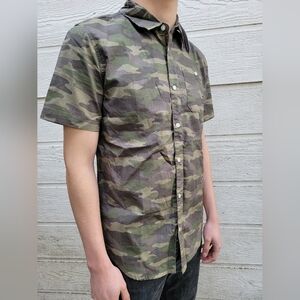 Joe's Jeans Aiden camo print shirt (Big bo…